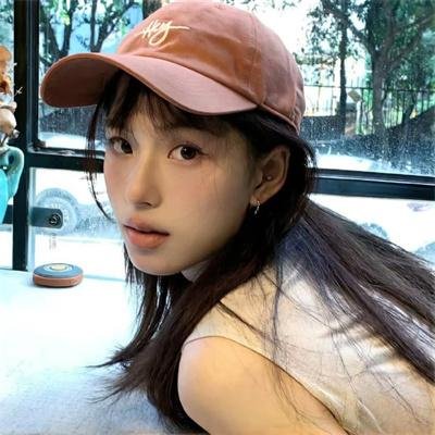 黑暗中的两个人